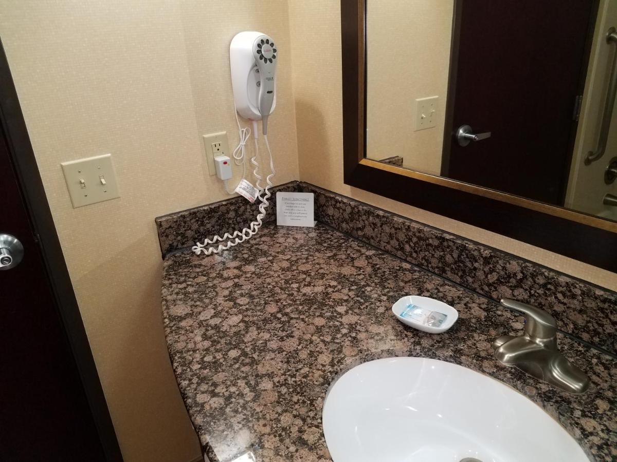 Comfort Suites Topeka Northwest Dış mekan fotoğraf